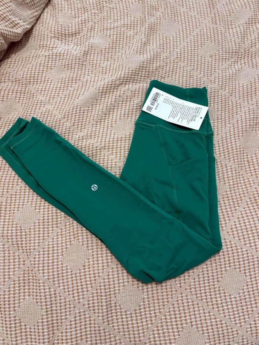 Lululemon Wunder Train HR
Tight 25" *Pockets Sz 4